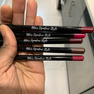 Lip liners
